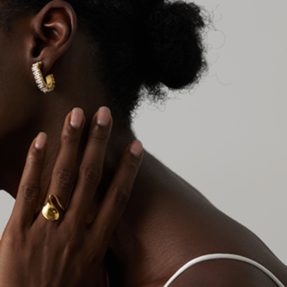 Minimalist Irregular Golden Finger Ring - Picture 8 of 8